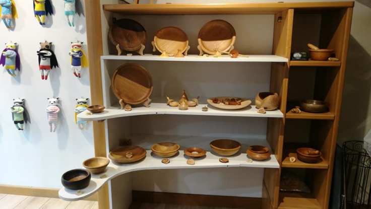 stand Gilles sculpture sur bois